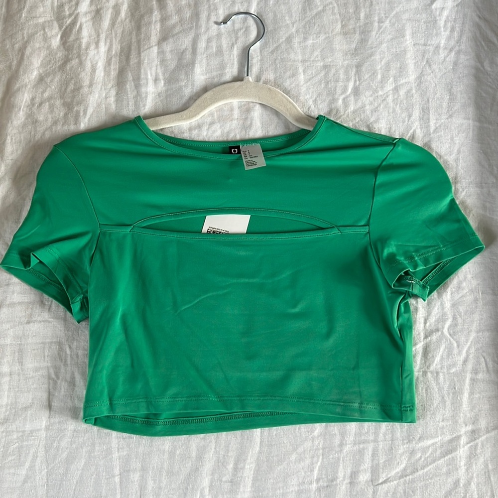 Crop top with cut out